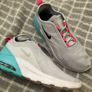 Womens Nike Air Max Motion 2